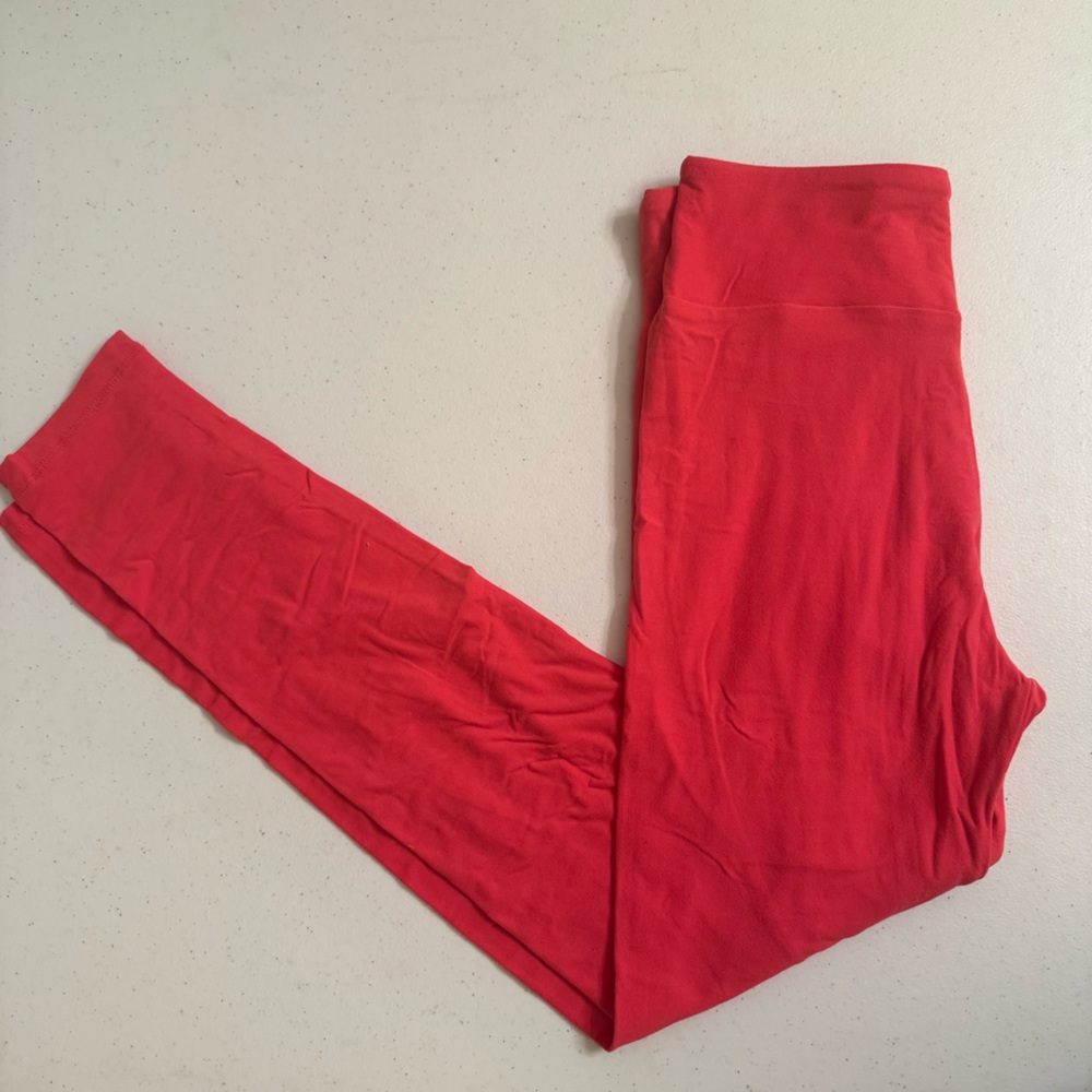 LuLaRoe NWT Solid Red Leggings | One Size
